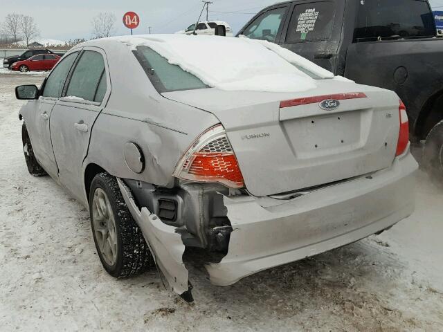 3FAHP0HA1BR243661 - 2011 FORD FUSION SE GRAY photo 3