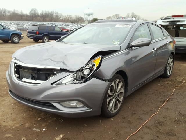 5NPEC4ABXDH774611 - 2013 HYUNDAI SONATA SE GRAY photo 2