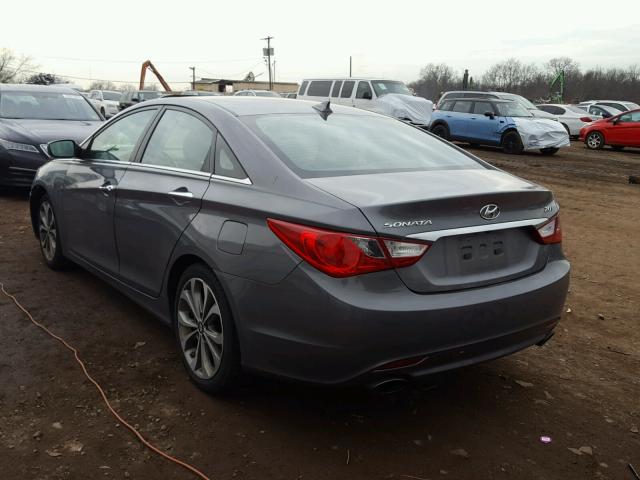 5NPEC4ABXDH774611 - 2013 HYUNDAI SONATA SE GRAY photo 3