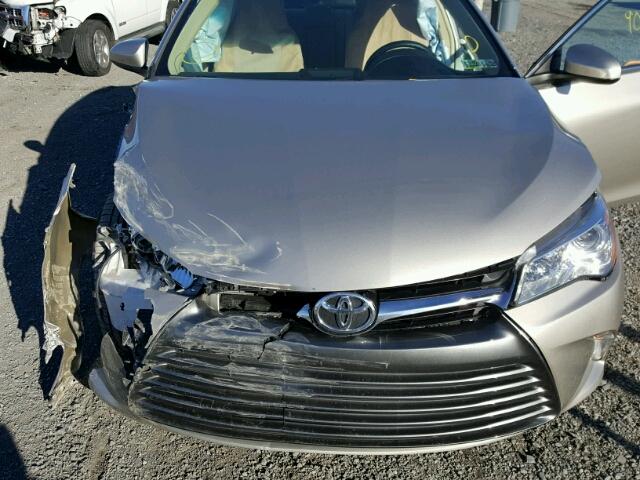 4T4BF1FK1GR578098 - 2016 TOYOTA CAMRY LE 米色 照片 7