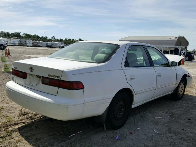 JT2BG22K5V0016306 - 1997 TOYOTA CAMRY LE WHITE photo 4