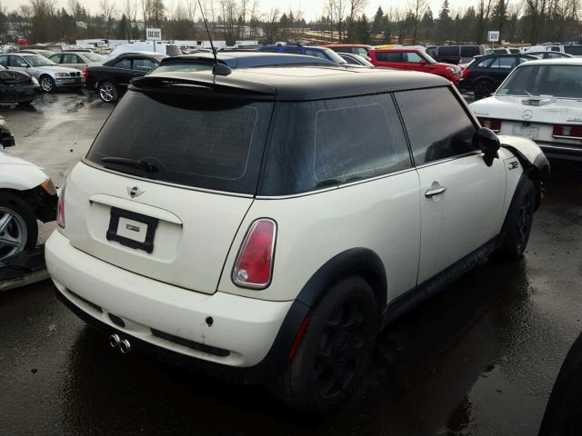 WMWRE33575TL12997 - 2005 MINI COOPER S WHITE photo 4