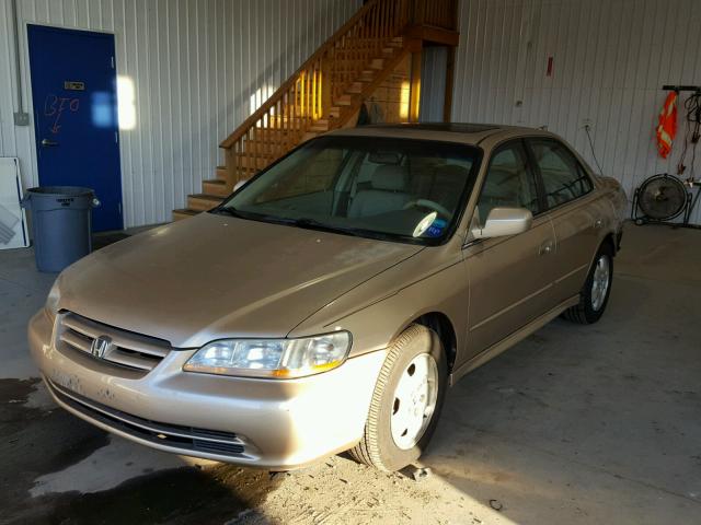 1HGCG16542A006531 - 2002 HONDA ACCORD EX GOLD photo 2