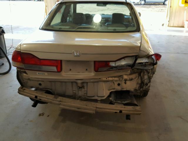 1HGCG16542A006531 - 2002 HONDA ACCORD EX GOLD photo 9