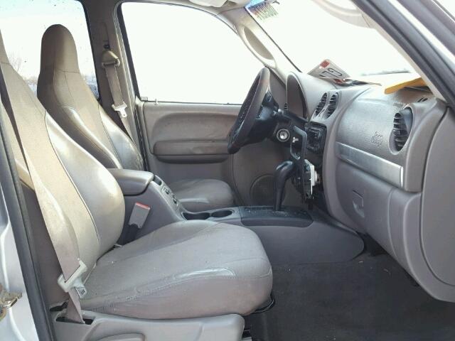 1J4GK38K42W366120 - 2002 JEEP LIBERTY RE SILVER photo 5