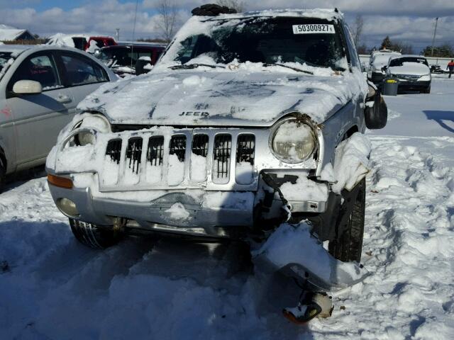 1J4GK38K42W366120 - 2002 JEEP LIBERTY RE SILVER photo 9