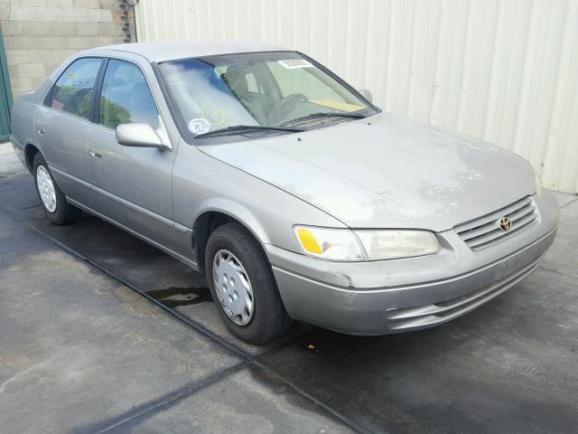 JT2BG22KXW0113339 - 1998 TOYOTA CAMRY CE GRAY photo 1