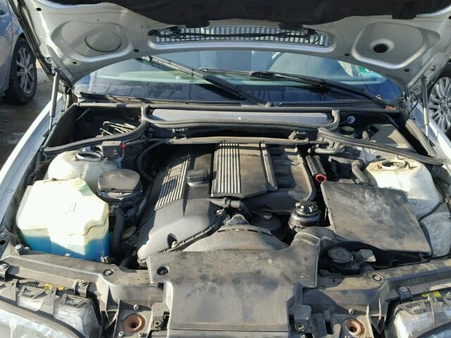 WBABS53451JU81709 - 2001 BMW 330 CI SILVER photo 7