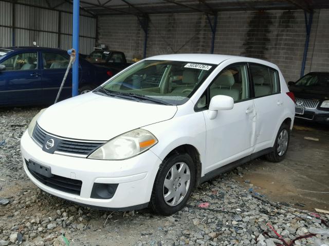 3N1BC13E77L358693 - 2007 NISSAN VERSA S WHITE photo 2