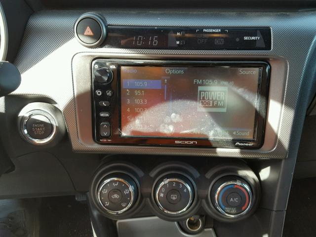 JTKJF5C75GJ014224 - 2016 TOYOTA SCION TC 白色 照片 9