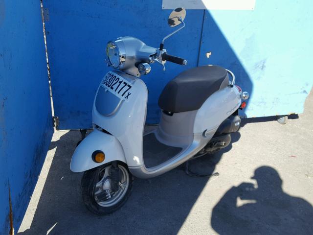 LALAF7012F3202756 - 2015 HONDA NCH50 WHITE photo 2