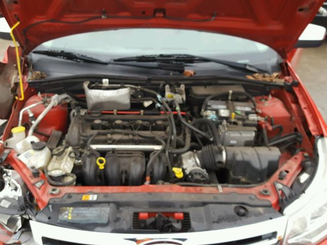 1FAHP35N68W280493 - 2008 FORD FOCUS SE RED photo 7