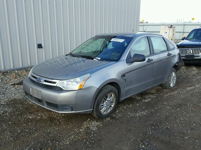 1FAHP35N68W237224 - 2008 FORD FOCUS SE SILVER photo 2