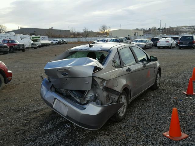 1FAHP35N68W237224 - 2008 FORD FOCUS SE SILVER photo 4