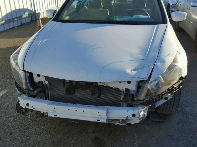 1HGCP2F30CA213388 - 2012 HONDA ACCORD LX WHITE photo 9