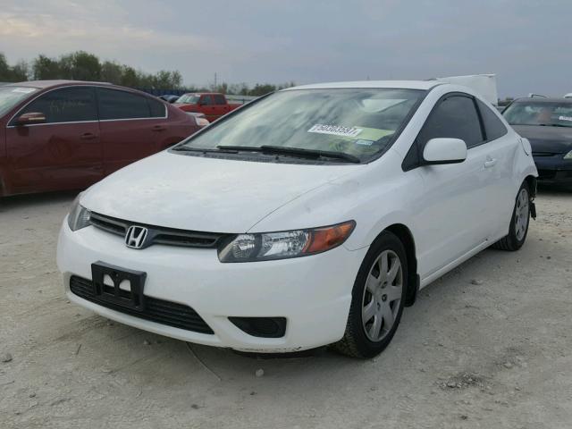 2HGFG12648H565969 - 2008 HONDA CIVIC LX WHITE photo 2