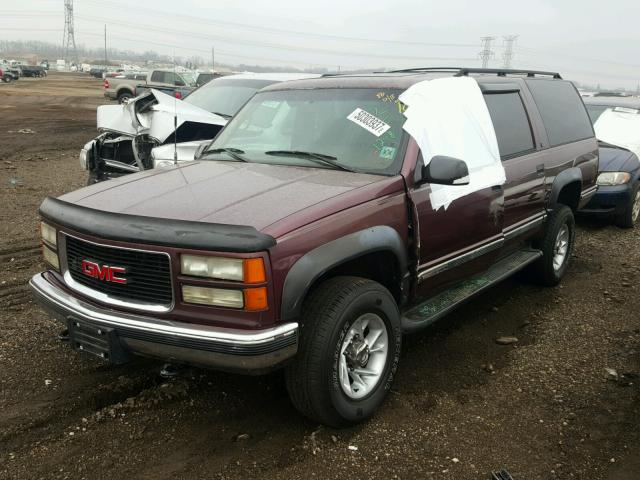 3GKGK26J0TG521728 - 1996 GMC SUBURBAN K MAROON photo 2