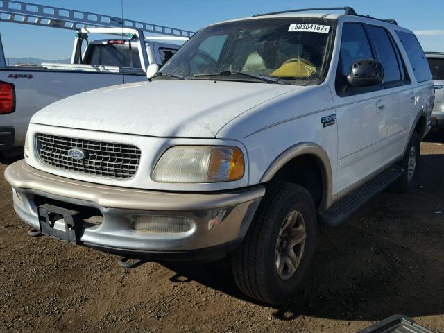 1FMRU18W7WLA74013 - 1998 FORD EXPEDITION WHITE photo 2