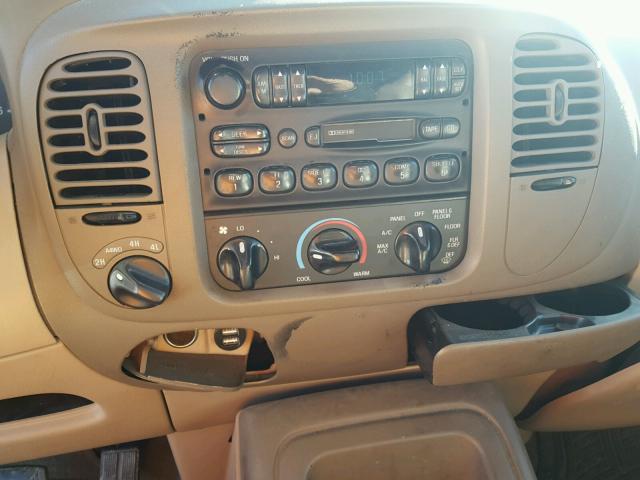 1FMRU18W7WLA74013 - 1998 FORD EXPEDITION WHITE photo 9