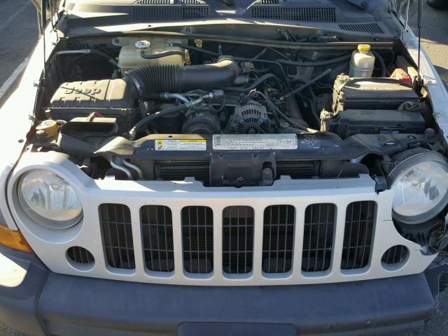 1J4GK48K66W258884 - 2006 JEEP LIBERTY SP SILVER photo 7