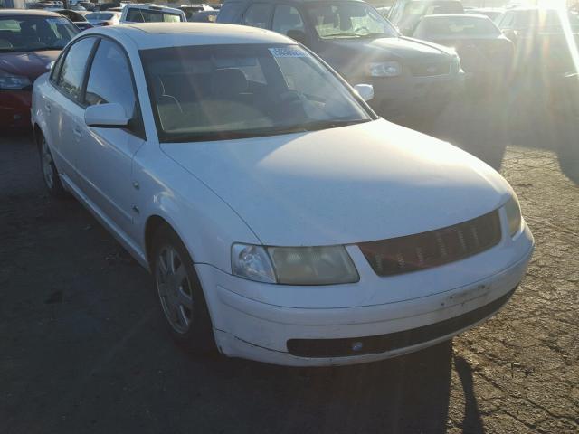 WVWMA63B6XE423466 - 1999 VOLKSWAGEN PASSAT GLS WHITE photo 1