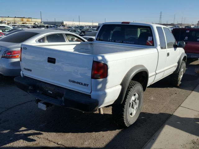 1GCCT19WXW8186108 - 1998 CHEVROLET S TRUCK S1 WHITE photo 4