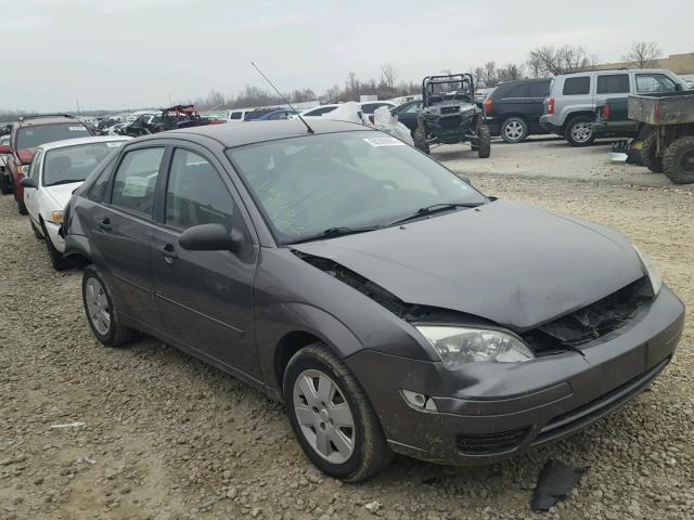 1FAHP34NX6W124472 - 2006 FORD FOCUS ZX4 GRAY photo 1