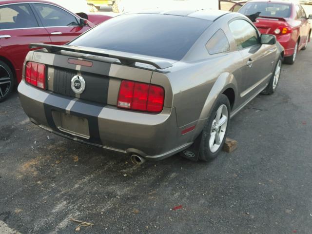 1ZVFT82H655133243 - 2005 FORD MUSTANG GT GRAY photo 4