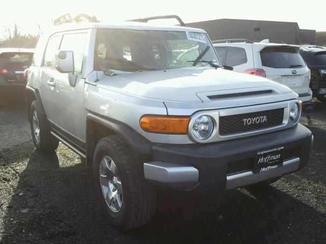 JTEBU11F070044219 - 2007 TOYOTA FJ CRUISER SILVER photo 1