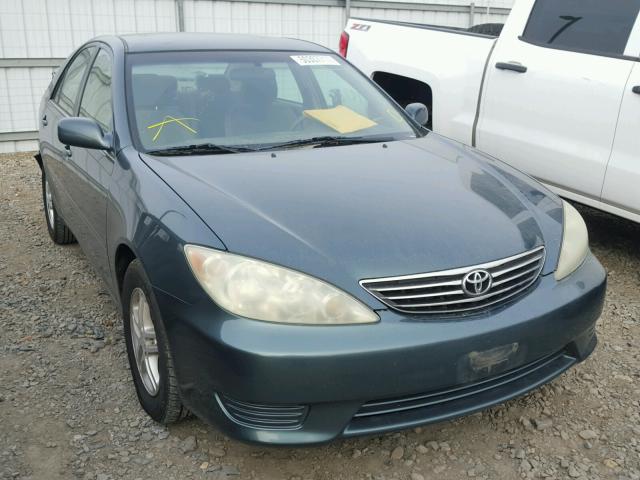 4T1BE30K15U052102 - 2005 TOYOTA CAMRY LE GREEN photo 1