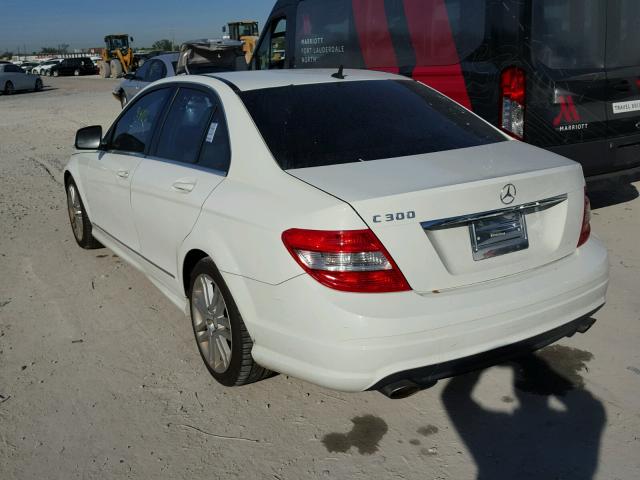 WDDGF54X49R071704 - 2009 MERCEDES-BENZ C 300 WHITE photo 3