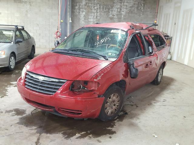 2C4GP44R55R164562 - 2005 CHRYSLER TOWN & COU MAROON photo 2