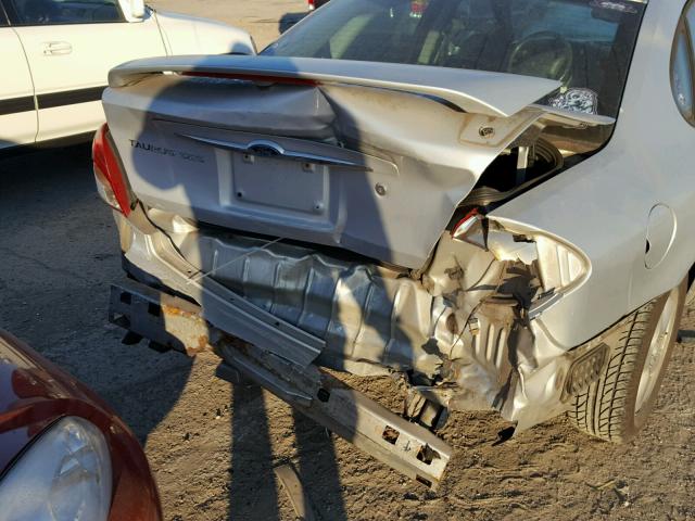 1FAHP55S02G110519 - 2002 FORD TAURUS SES SILVER photo 9