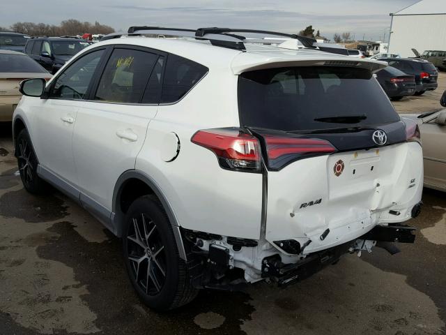 JTMJFREV0GD183642 - 2016 TOYOTA RAV4 SE WHITE photo 3