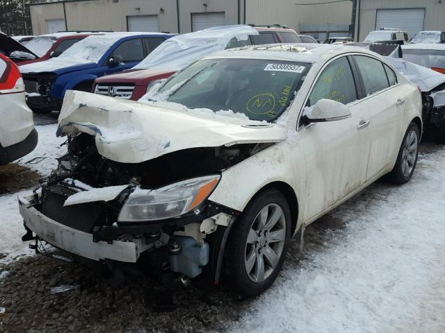 2G4GS5EV8D9129556 - 2013 BUICK REGAL PREM WHITE photo 2