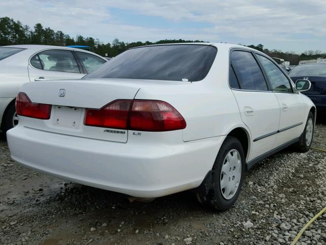 JHMCG6650XC018830 - 1999 HONDA ACCORD LX WHITE photo 4