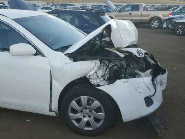 4T1BF3EK1BU774980 - 2011 TOYOTA CAMRY BASE WHITE photo 9