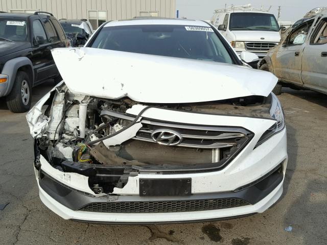 5NPE34AF0GH414769 - 2016 HYUNDAI SONATA SPO WHITE photo 9