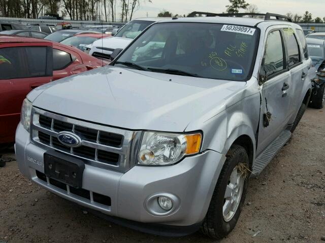 1FMCU0D75AKB24730 - 2010 FORD ESCAPE XLT SILVER photo 2