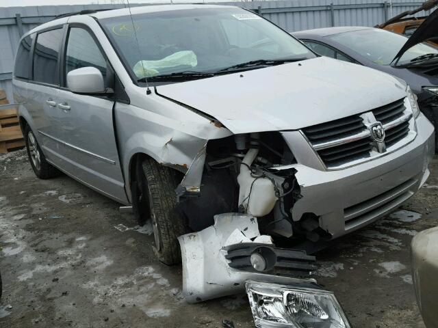 2D4RN4DE4AR476400 - 2010 DODGE GRAND CARA SILVER photo 1