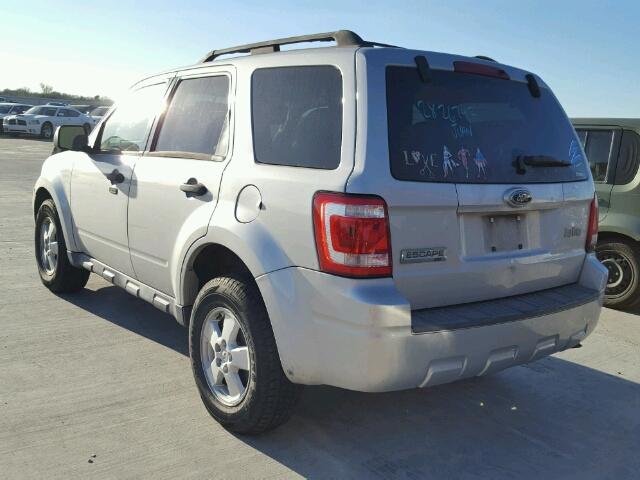 1FMCU03G69KA86101 - 2009 FORD ESCAPE XLT SILVER photo 3