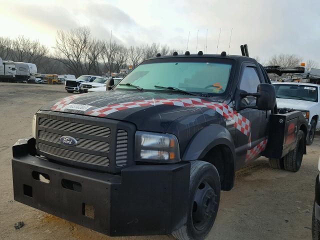 1FDAF56F3XEE12224 - 1999 FORD F550 SUPER BLACK photo 2