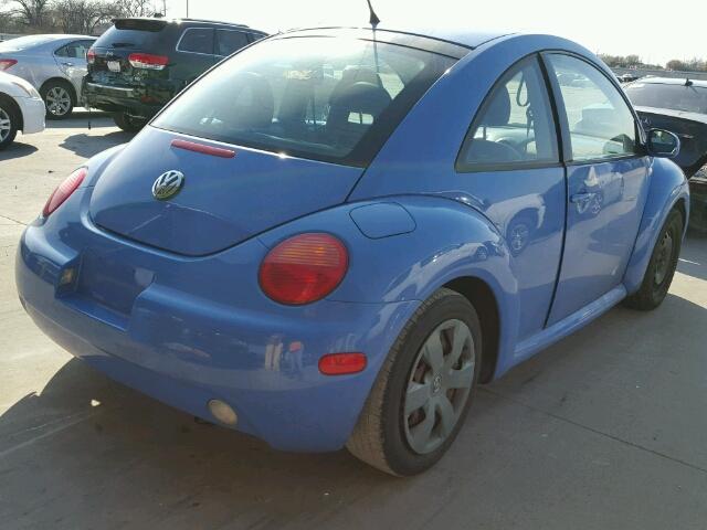 3VWCC21C31M427631 - 2001 VOLKSWAGEN NEW BEETLE 蓝色 照片 4