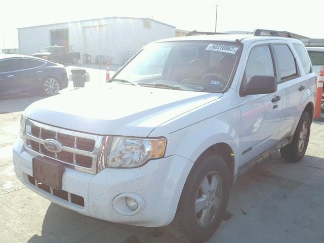 1FMCU03Z88KD99652 - 2008 FORD ESCAPE XLT WHITE photo 2