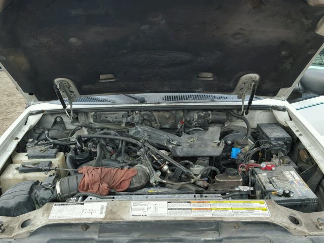 1FMYU60E81UA07631 - 2001 FORD EXPLORER S WHITE photo 7