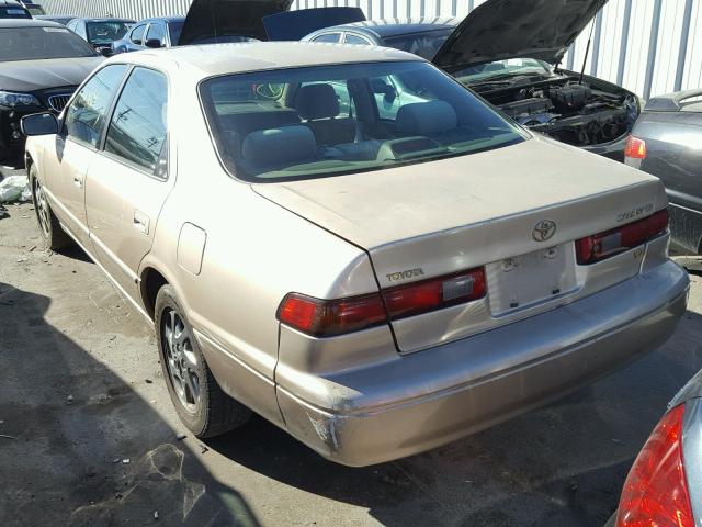 JT2BF22KXW0084413 - 1998 TOYOTA CAMRY CE GOLD photo 3