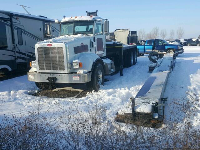 1NPTL70X2DD186027 - 2013 PETERBILT 367 WHITE photo 2