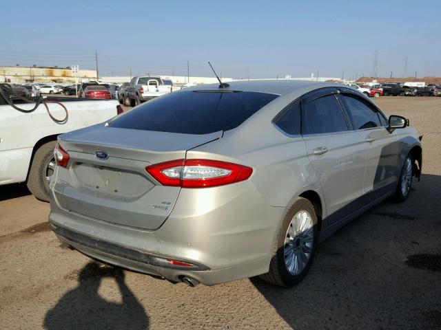 3FA6P0LU7FR172366 - 2015 FORD FUSION SE SILVER photo 4