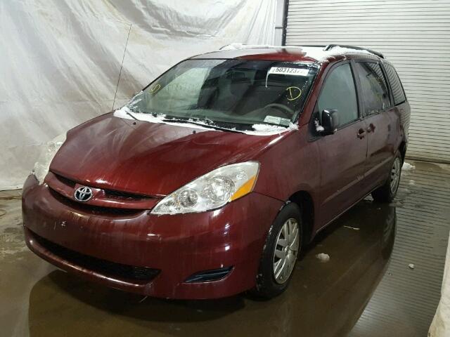 5TDZK23CX7S010707 - 2007 TOYOTA SIENNA CE RED photo 2