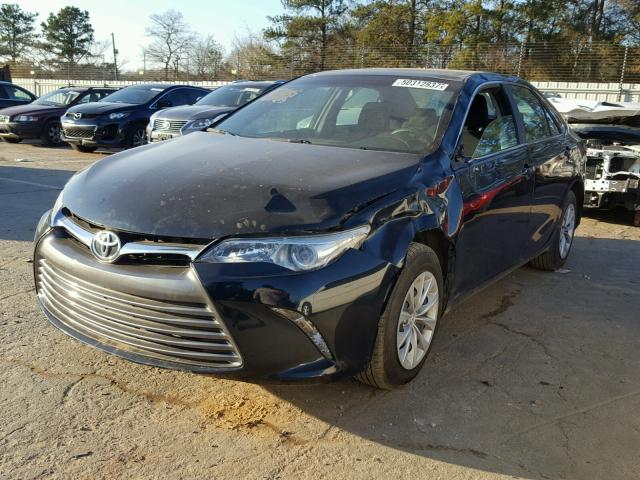 4T1BF1FK4GU567297 - 2016 TOYOTA CAMRY LE შავი ფოტო 2